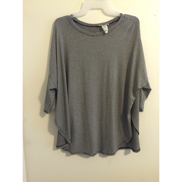 Stripes shirt with side cutouts