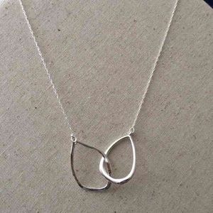 Chloe + Isabel interlocking teardrop necklace