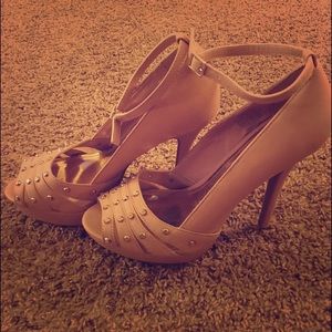Nude Jennifer Lopez heels *never been worn*
