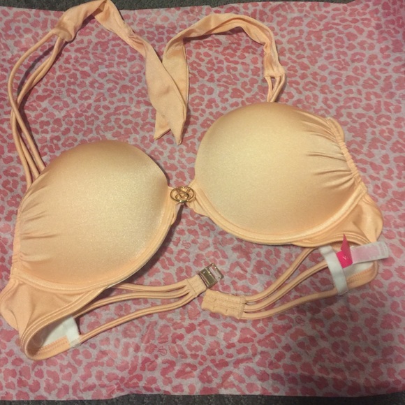 VS swimsuit. Only worn 2 times. Add 3 cups top.