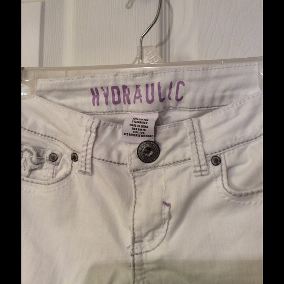 Hydraulic capri