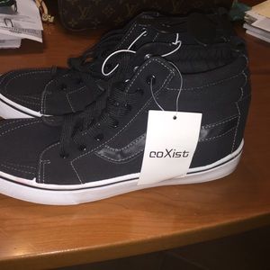 Brand new, skater sneakers.