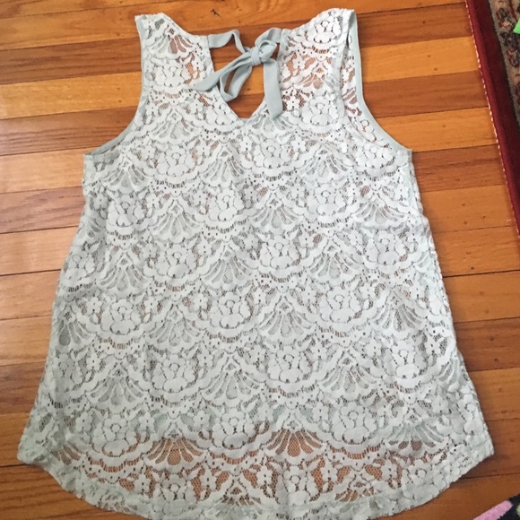 Women's Lace tank top blouse - Picture 2 of 3