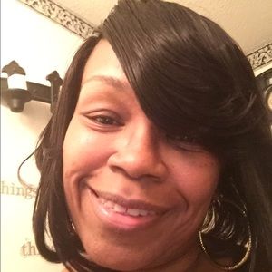 Meet your Posher, Inell