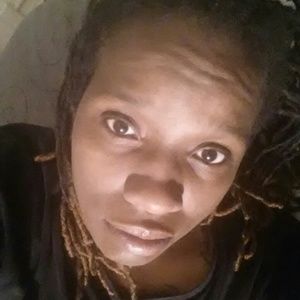 Meet your Posher, Dayna