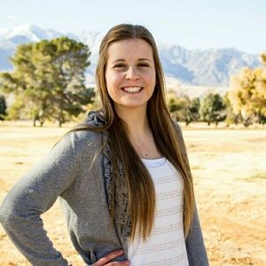 Meet your Posher, Alyson