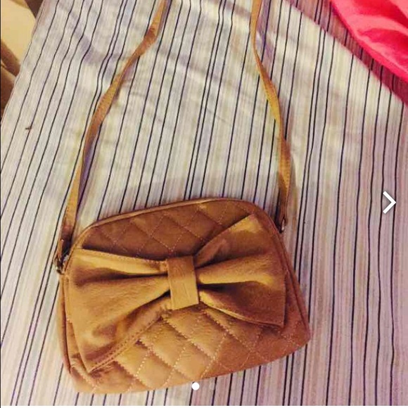 Beige bow bag