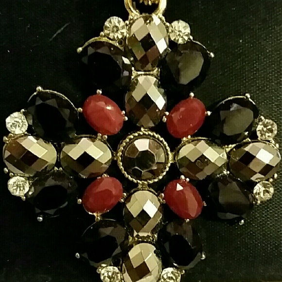 Cool necklace set
