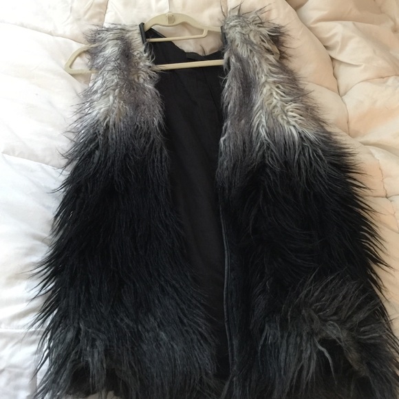 Fur vest!