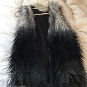 Fur vest!