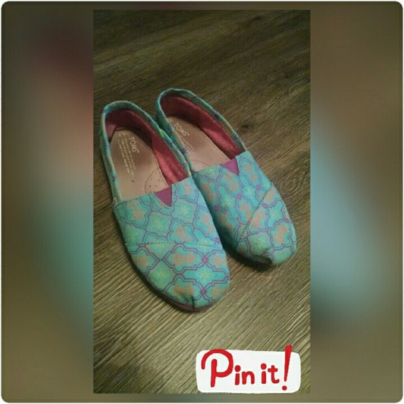 TOMS turquoise print canvas shoes