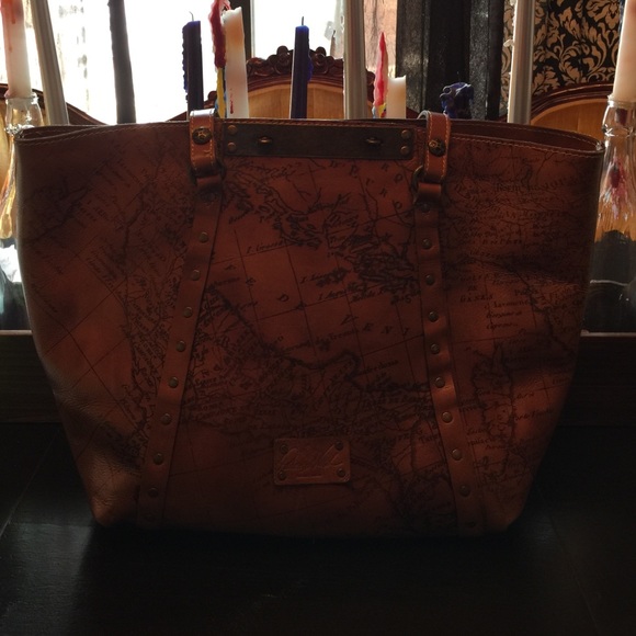 Beautiful PAtricia Nash tote