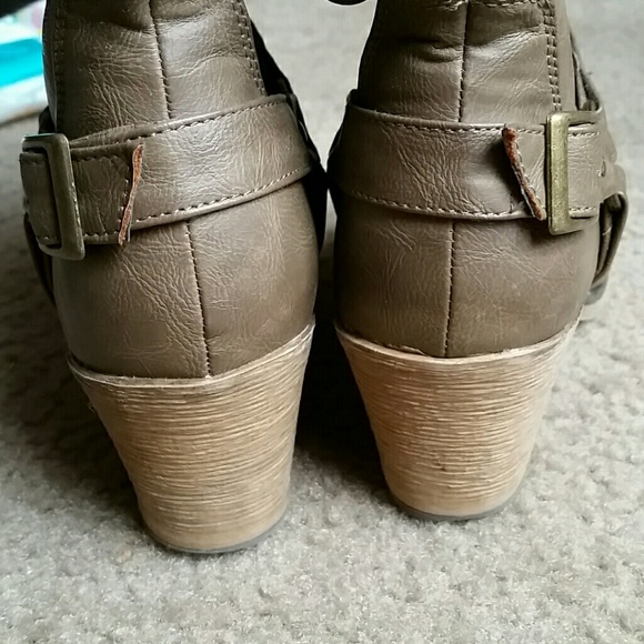 Taupe Western Boots - Picture 4 of 4