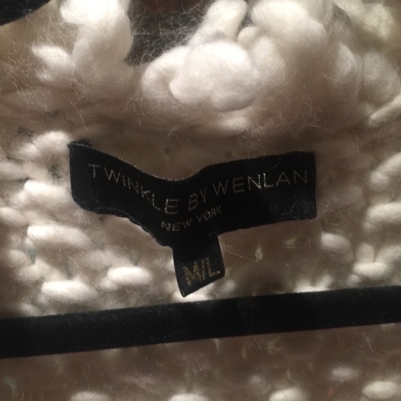 Wool vest. - Picture 4 of 4