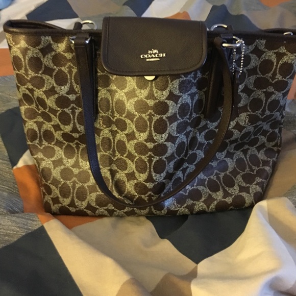 Coach bag w/ wristlet