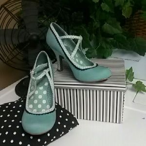 Smart and Snazzy Heel