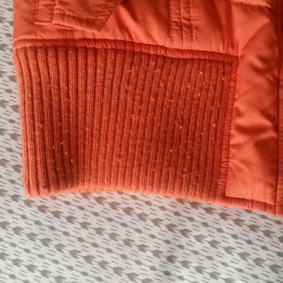 **SOLD**Cozy hooded Hollister vest - Picture 2 of 4