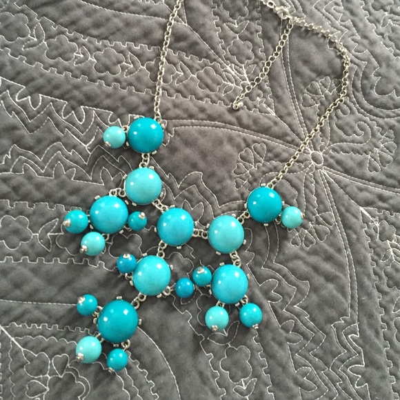 Two tone turquoise bauble necklace