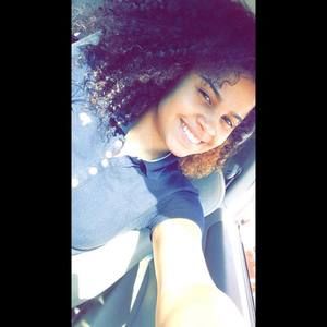 Meet your Posher, Aylessa