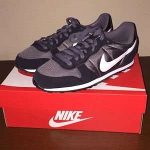 Nike tennis shoes