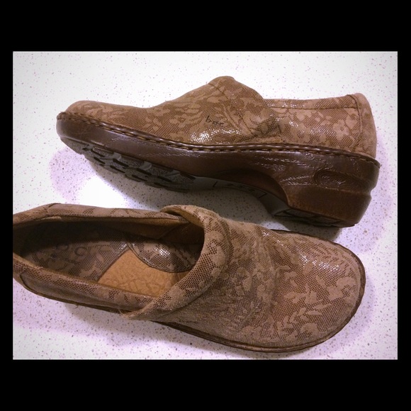 Born B.O.C. Clogs Sz. 11