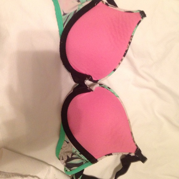 Pink push up bra , hardly used . Great condition - Picture 3 of 4