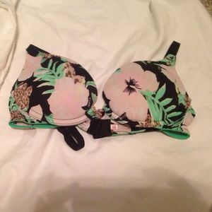 Pink push up bra , hardly used . Great condition