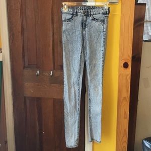 Acid wash high waist jeans