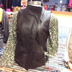 Liz Claiborne Genuine Leather VEST😍😍