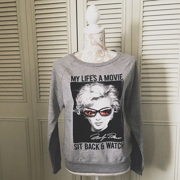 Tops - Marilyn Monroe Sweatshirt