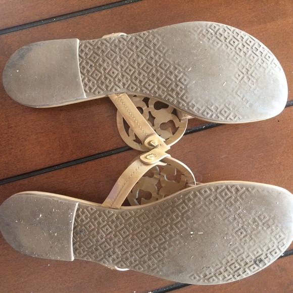 🚫Tory Burch Millers SOLD ON MÈRCARI - Picture 3 of 3