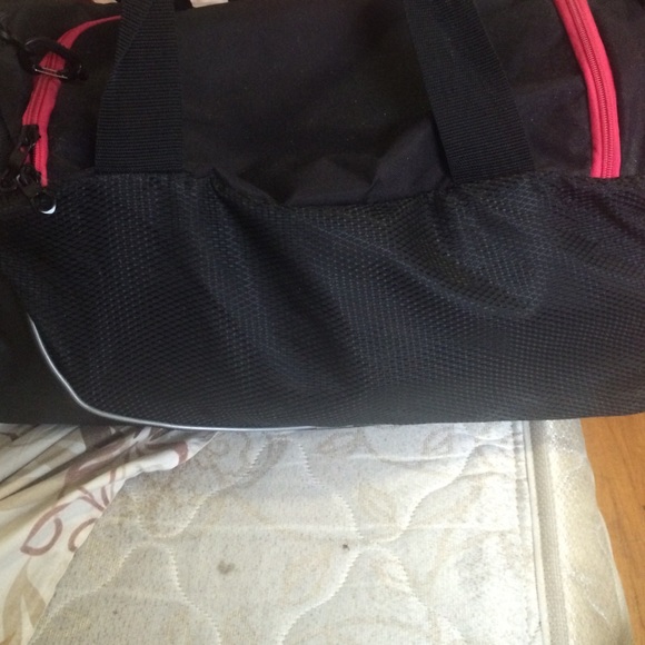Adidas Duffle bag - Picture 3 of 4