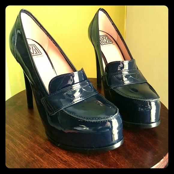 SOLD! Pour La Victoire Larkin Patent Heels