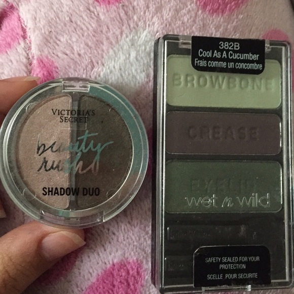 Makeup bundle - Picture 2 of 3