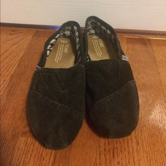 Black corduroy Toms size 8.5