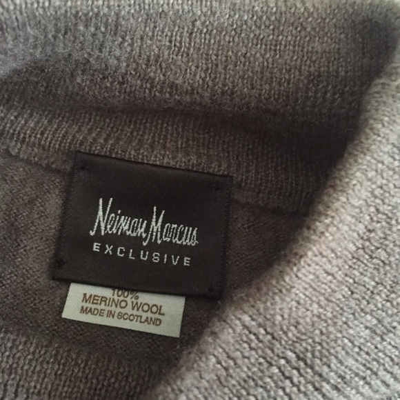 Neiman Marcus Other - Neiman Marcus exclusive 100% merino wool sweater