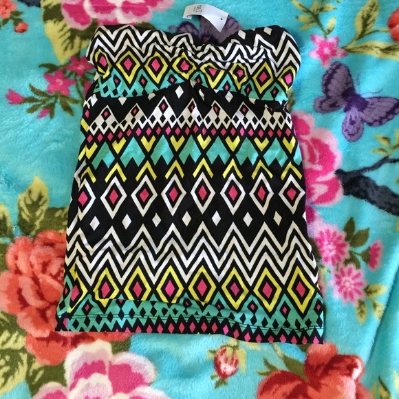 Colorful, printed crop top. - Picture 1 of 1