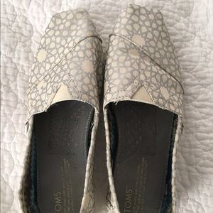 Toms shoes