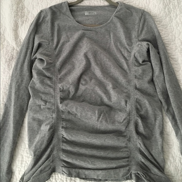 Athleta gray long sleeve top. Never worn.
