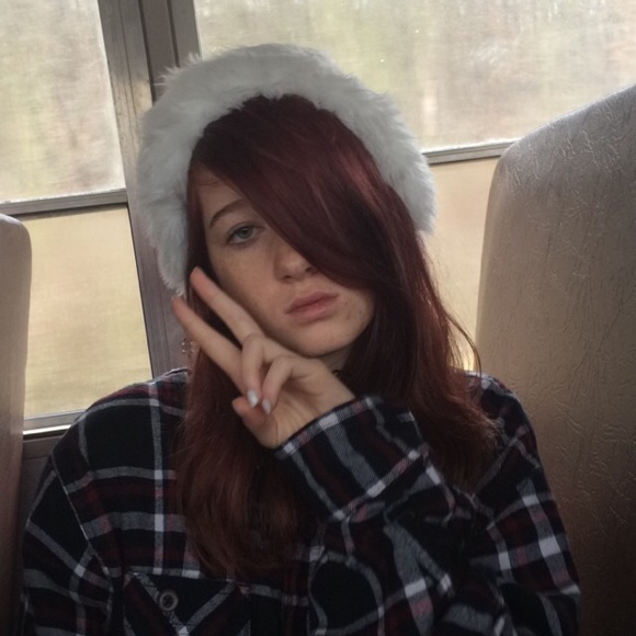 Meet your Posher, Taylor - Picture 1 of 1