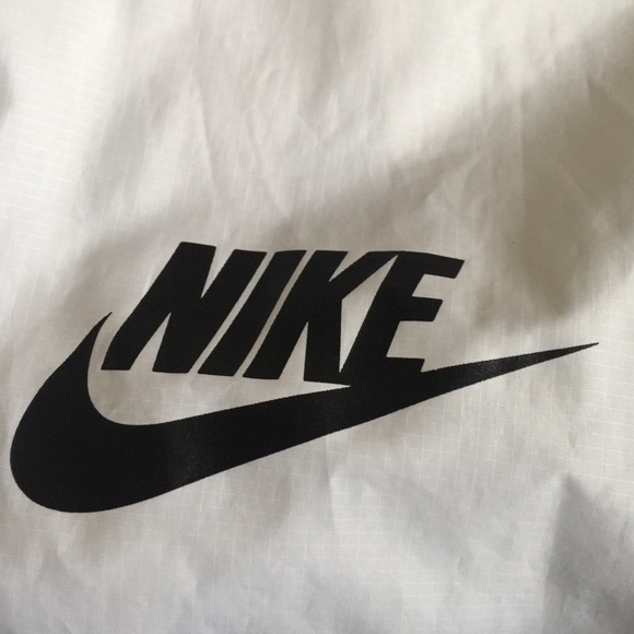 SOLD ON MERCAI - Picture 3 of 3