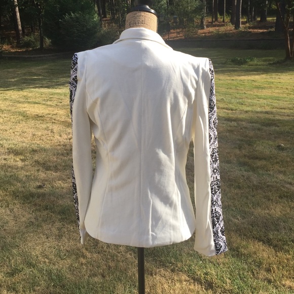 Ivory Black Jacket - Picture 4 of 4