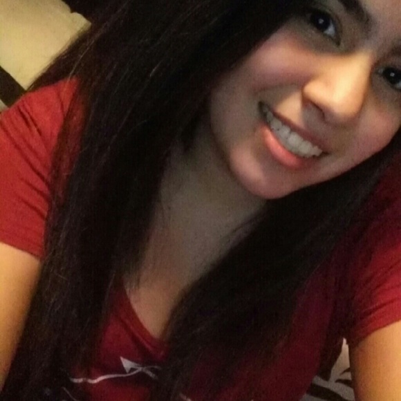 Meet your Posher, Jailine - Picture 1 of 1