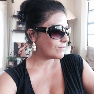 Meet your Posher, Lola