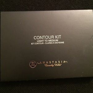 Anastasia Beverly Hills Contour Kit