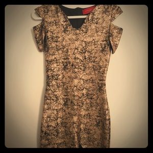 Show stopper gold dress!