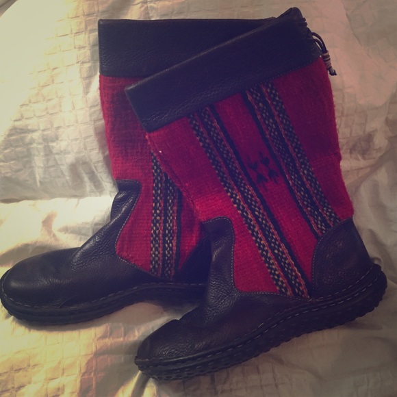 Born leather and wool boots