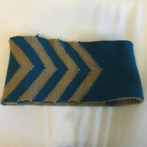 Reversible ear warmer