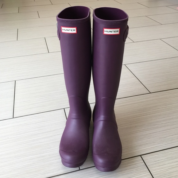 Hunter Boots NWOB in purples size 8