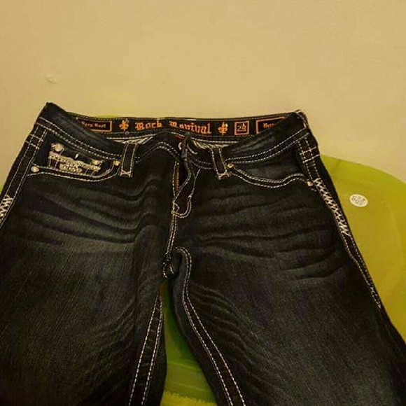 im selling some rock jeams - Picture 2 of 2